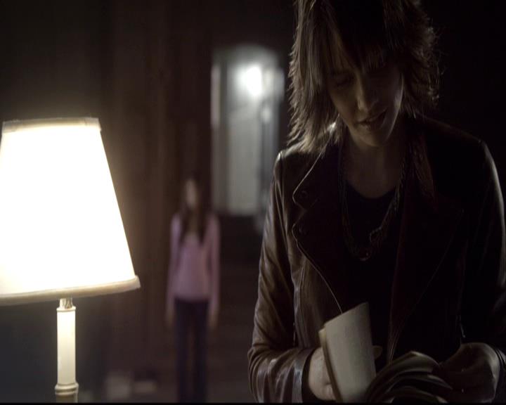 VampireDiariesWorld-dot-org_2x08Rose0896.jpg