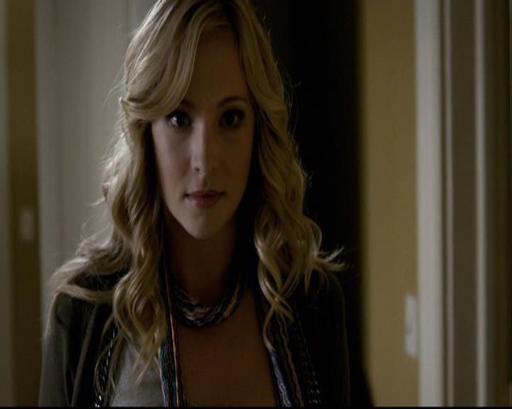 VampireDiariesWorld-dot-org_2x08Rose1042.jpg