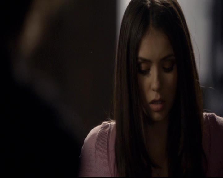 VampireDiariesWorld-dot-org_2x08Rose1068.jpg