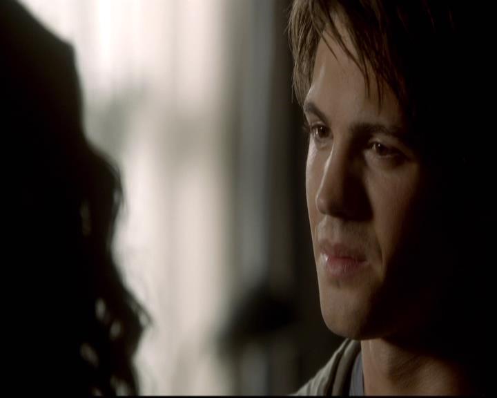 VampireDiariesWorld-dot-org_2x08Rose1167.jpg