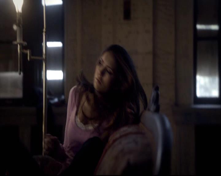 VampireDiariesWorld-dot-org_2x08Rose1184.jpg