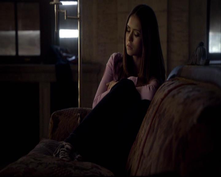 VampireDiariesWorld-dot-org_2x08Rose1186.jpg