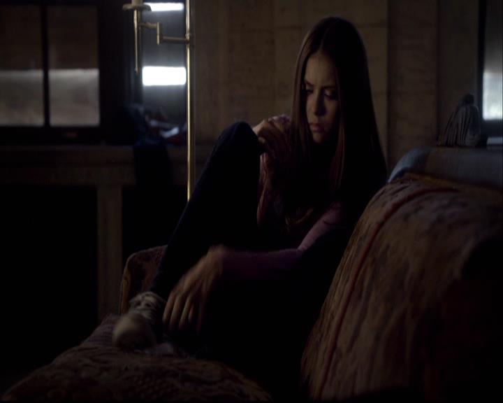 VampireDiariesWorld-dot-org_2x08Rose1188.jpg