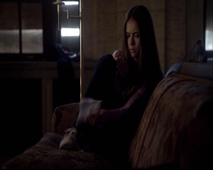 VampireDiariesWorld-dot-org_2x08Rose1189.jpg