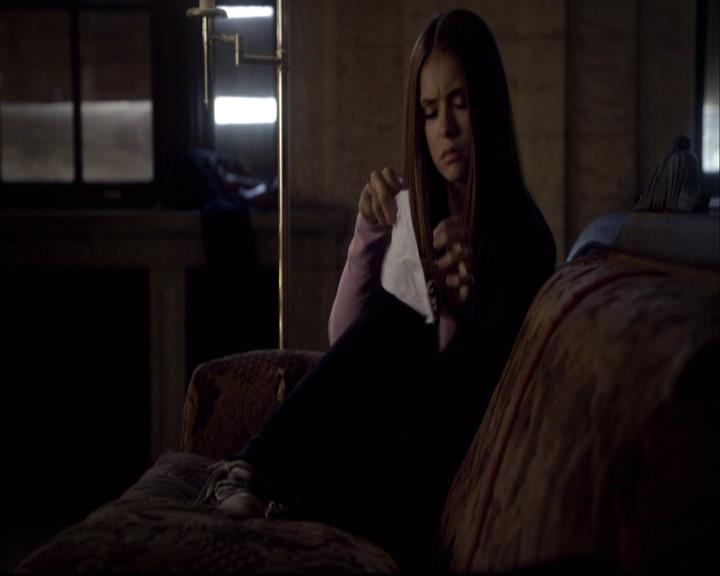 VampireDiariesWorld-dot-org_2x08Rose1191.jpg