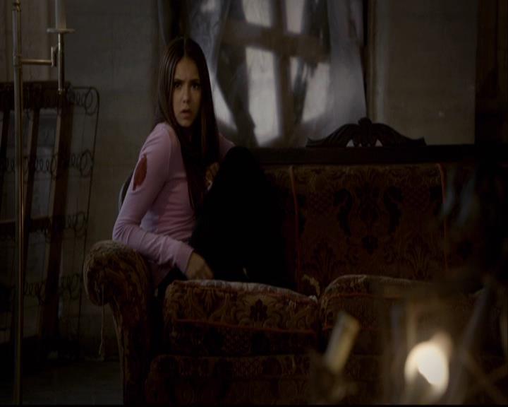 VampireDiariesWorld-dot-org_2x08Rose1290.jpg