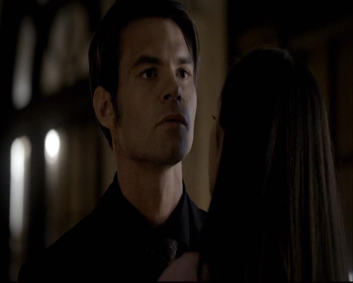 VampireDiariesWorld-dot-org_2x08Rose1465.jpg