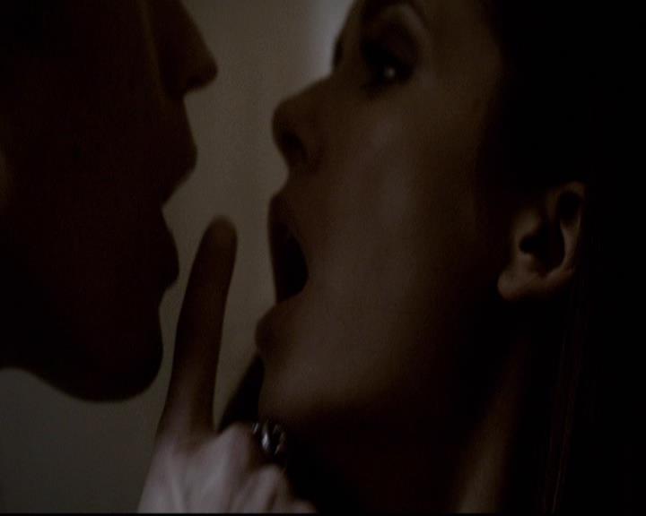 VampireDiariesWorld-dot-org_2x08Rose1669.jpg