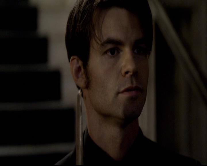 VampireDiariesWorld-dot-org_2x08Rose1695.jpg