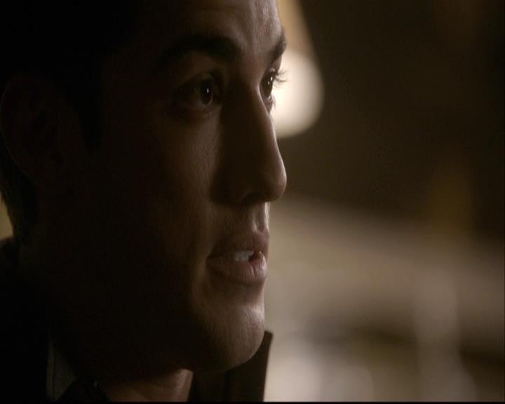 VampireDiariesWorld-dot-org_2x08Rose2029.jpg