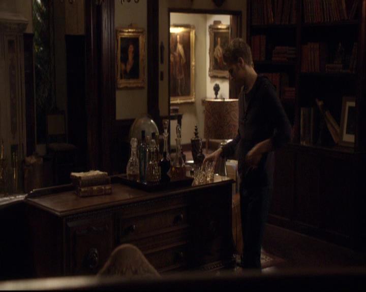 VampireDiariesWorld-dot-org_2x08Rose2055.jpg