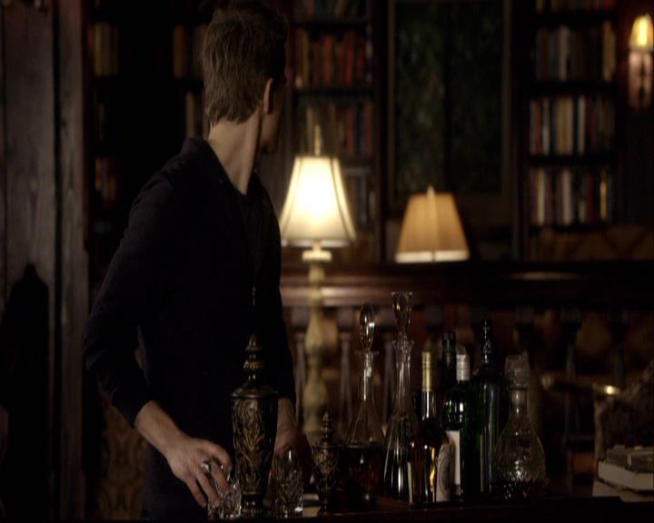 VampireDiariesWorld-dot-org_2x08Rose2059.jpg