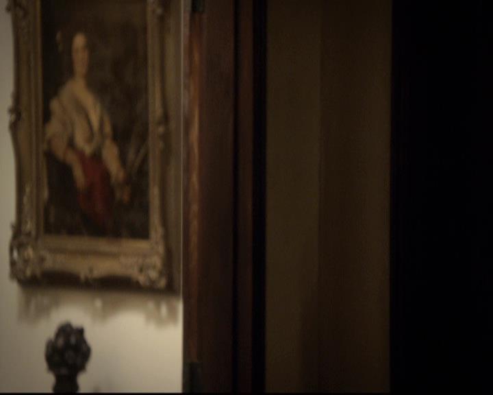 VampireDiariesWorld-dot-org_2x08Rose2067.jpg