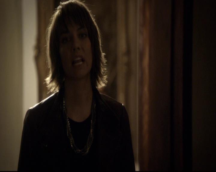 VampireDiariesWorld-dot-org_2x08Rose2073.jpg