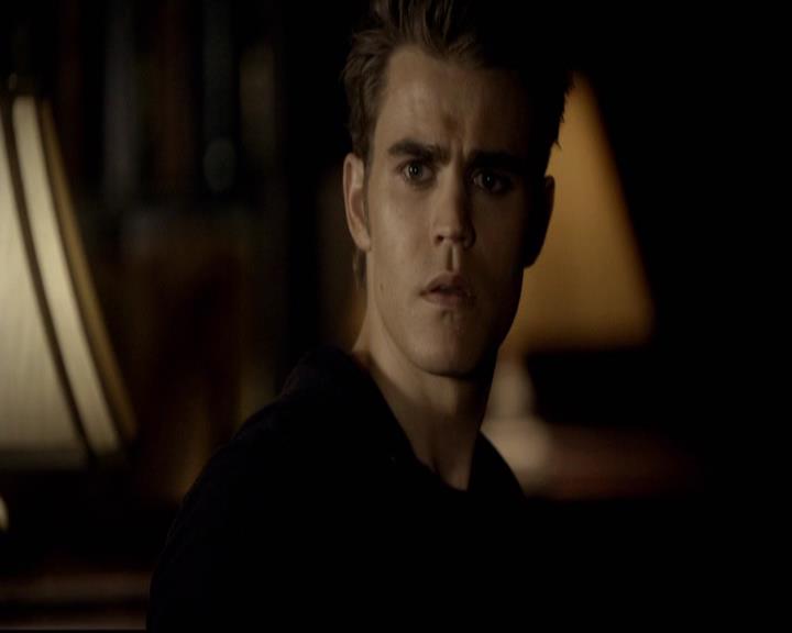VampireDiariesWorld-dot-org_2x08Rose2092.jpg