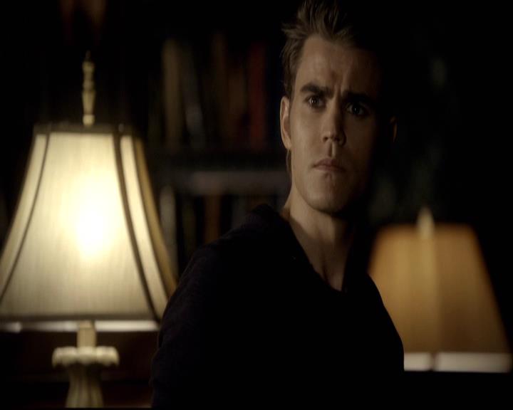 VampireDiariesWorld-dot-org_2x08Rose2110.jpg