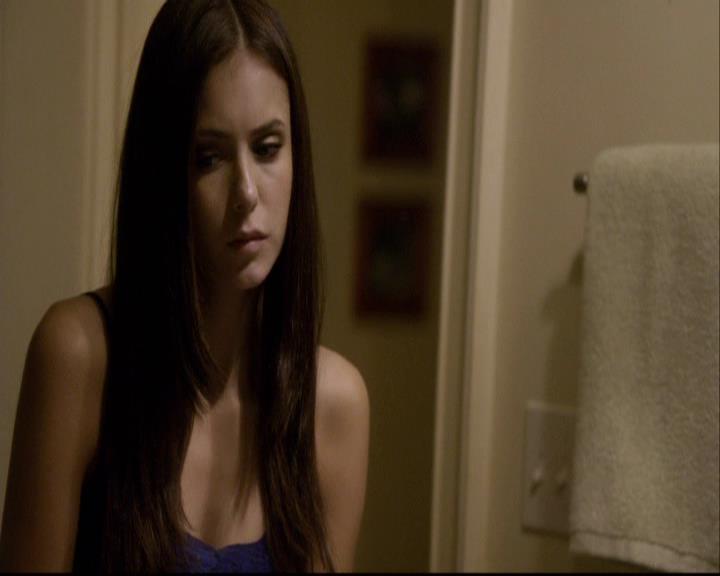 VampireDiariesWorld-dot-org_2x08Rose2130.jpg