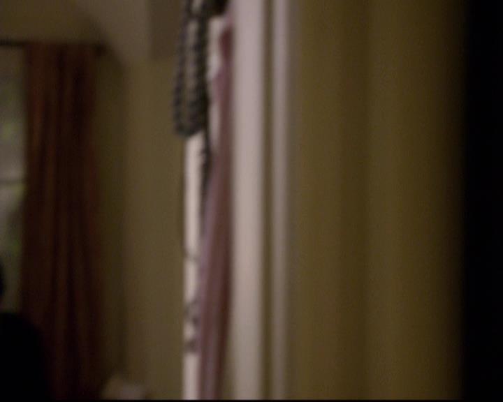 VampireDiariesWorld-dot-org_2x08Rose2132.jpg