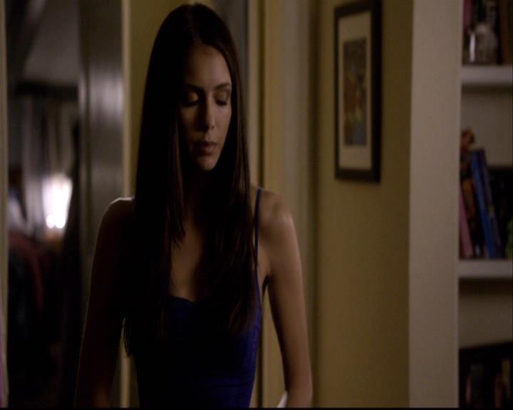 VampireDiariesWorld-dot-org_2x08Rose2138.jpg