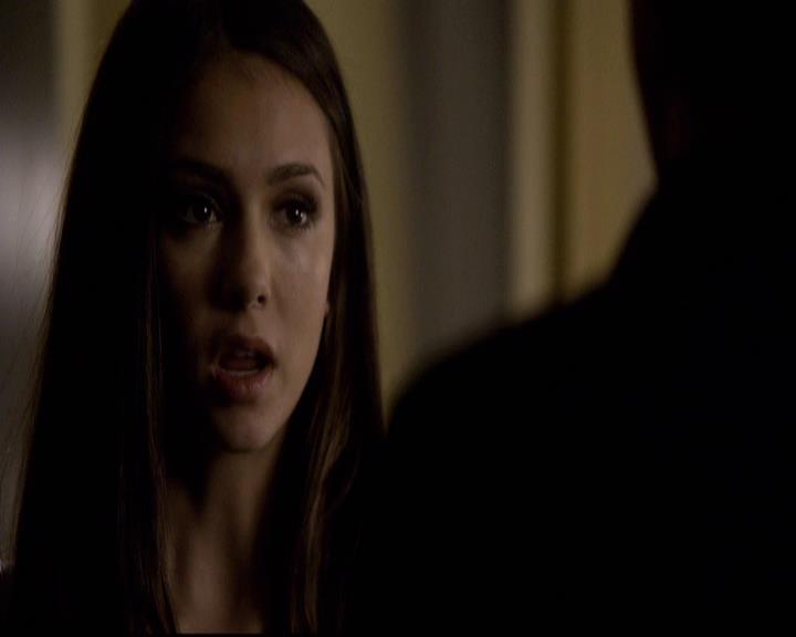 VampireDiariesWorld-dot-org_2x08Rose2158.jpg