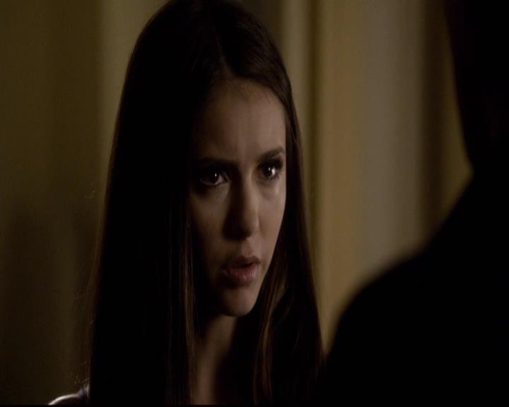 VampireDiariesWorld-dot-org_2x08Rose2170.jpg