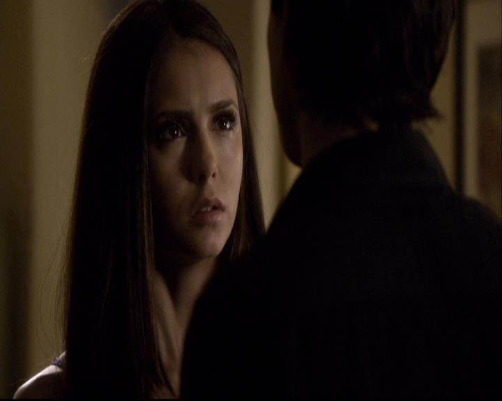 VampireDiariesWorld-dot-org_2x08Rose2188.jpg