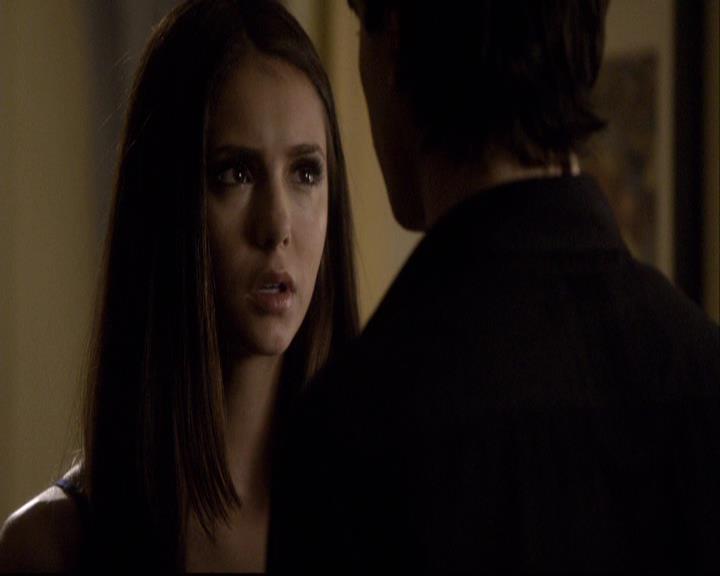 VampireDiariesWorld-dot-org_2x08Rose2195.jpg