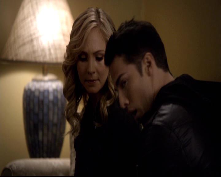 VampireDiariesWorld-dot-org_2x10TheSacrifce1817.jpg