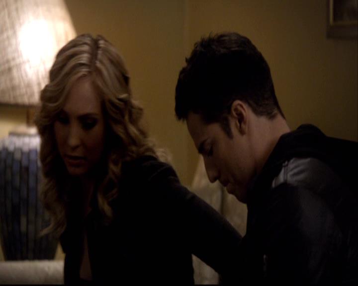 VampireDiariesWorld-dot-org_2x10TheSacrifce1821.jpg