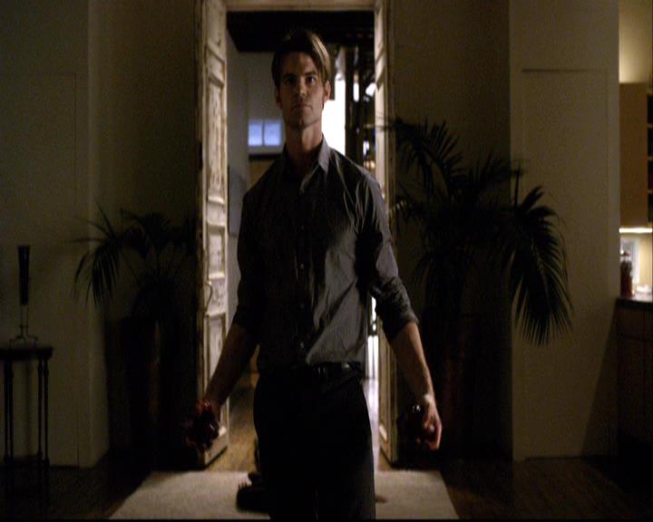 VampireDiariesWorld-dot-org_2x10TheSacrifce1925.jpg