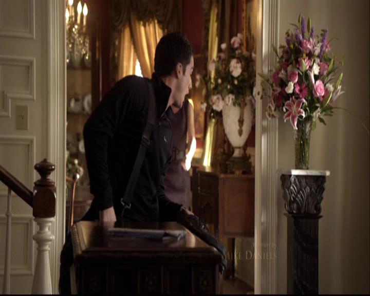 VampireDiariesWorld-dot-org_2x11ByTheLightOfTheMoon0239.jpg