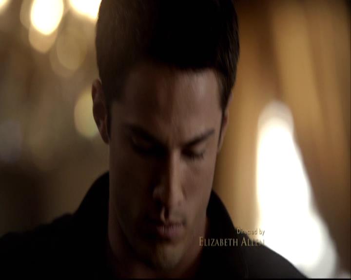 VampireDiariesWorld-dot-org_2x11ByTheLightOfTheMoon0244.jpg