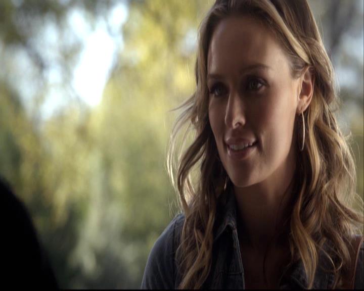 VampireDiariesWorld-dot-org_2x11ByTheLightOfTheMoon0265.jpg