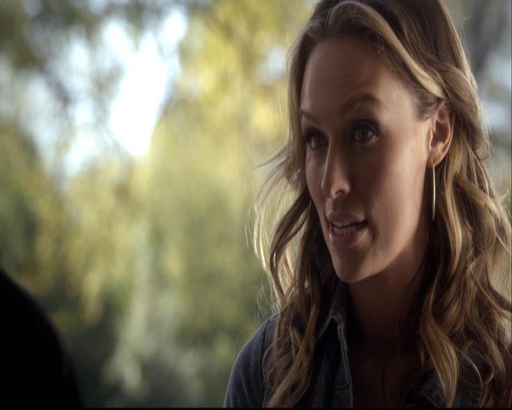 VampireDiariesWorld-dot-org_2x11ByTheLightOfTheMoon0267.jpg