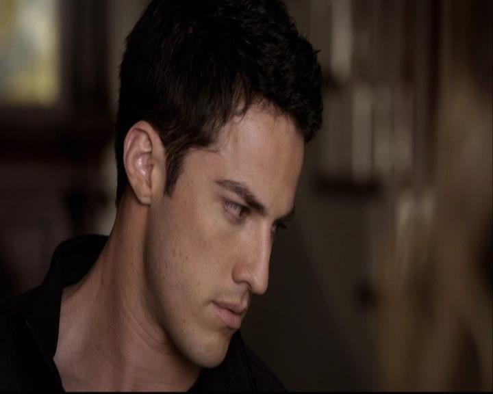 VampireDiariesWorld-dot-org_2x11ByTheLightOfTheMoon0269.jpg