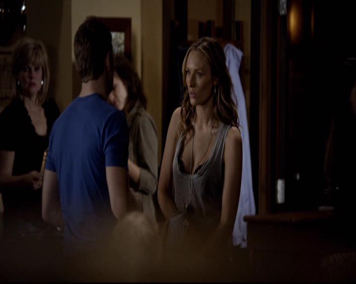 VampireDiariesWorld-dot-org_2x11ByTheLightOfTheMoon0504.jpg