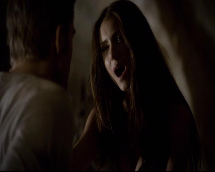 VampireDiariesWorld-dot-org_2x11ByTheLightOfTheMoon0823.jpg