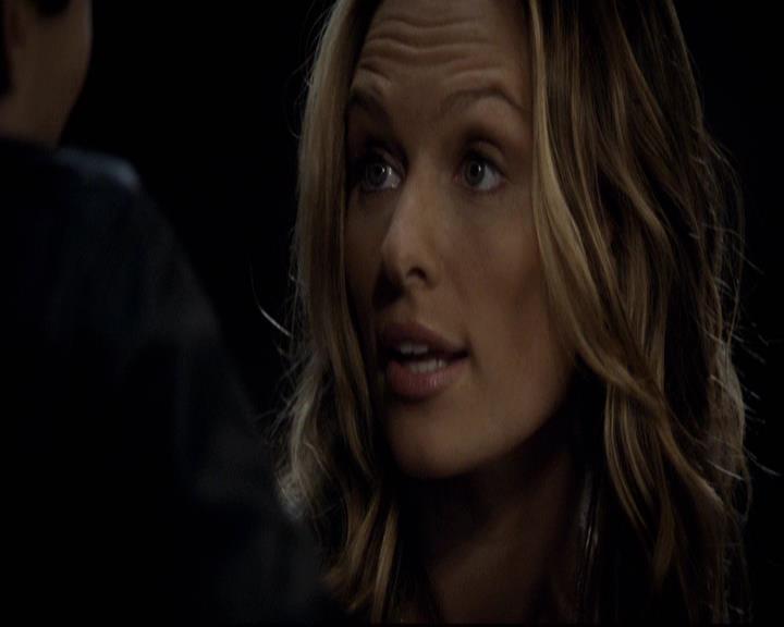 VampireDiariesWorld-dot-org_2x11ByTheLightOfTheMoon1411.jpg