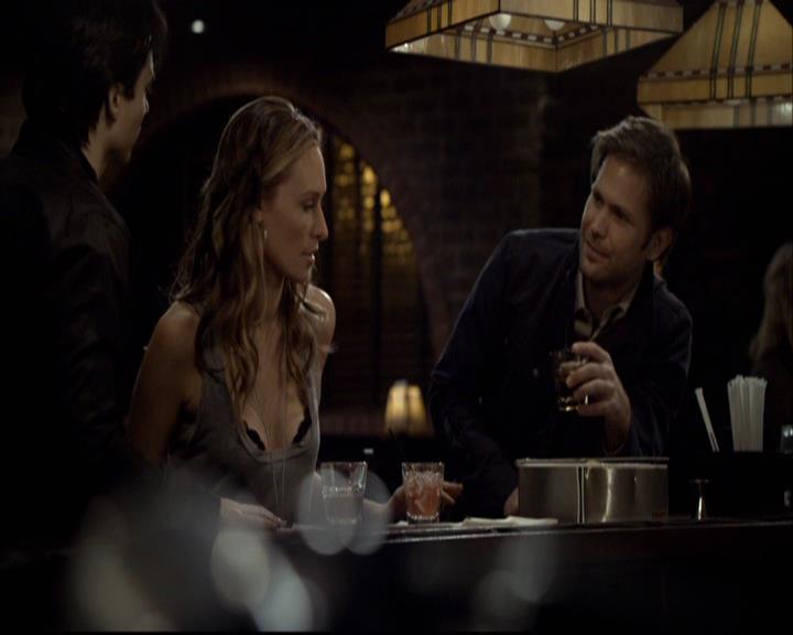 VampireDiariesWorld-dot-org_2x11ByTheLightOfTheMoon1425.jpg