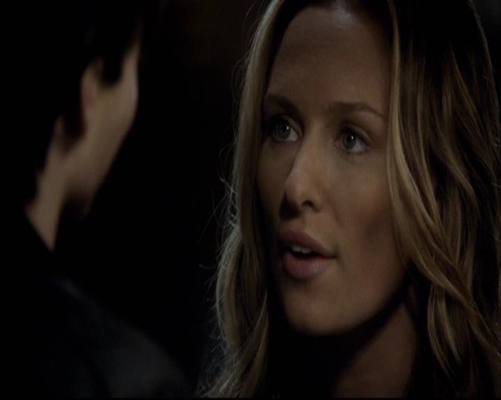 VampireDiariesWorld-dot-org_2x11ByTheLightOfTheMoon1431.jpg