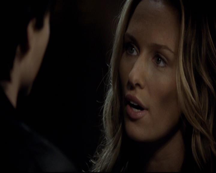 VampireDiariesWorld-dot-org_2x11ByTheLightOfTheMoon1432.jpg