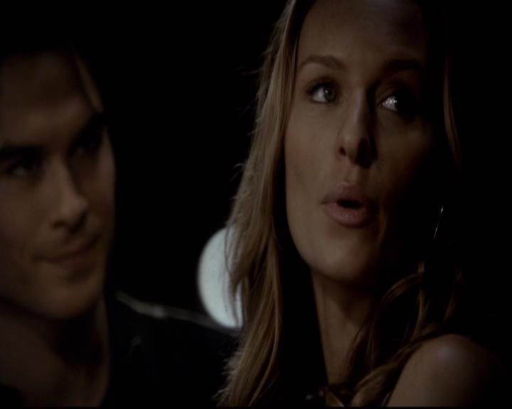 VampireDiariesWorld-dot-org_2x11ByTheLightOfTheMoon1434.jpg