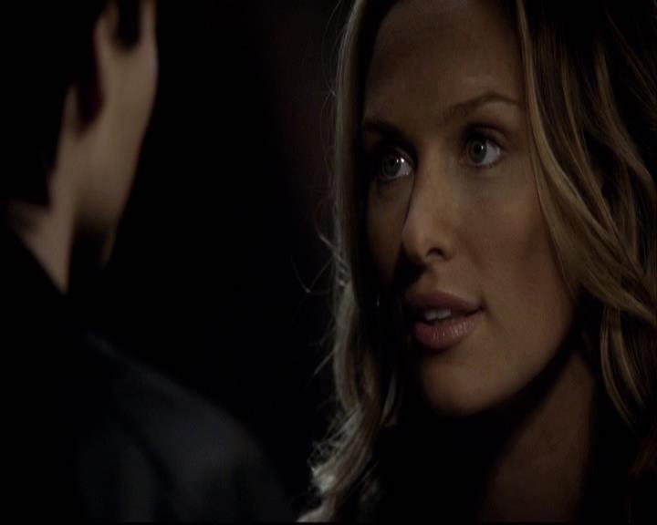 VampireDiariesWorld-dot-org_2x11ByTheLightOfTheMoon1438.jpg