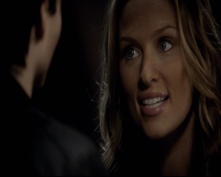 VampireDiariesWorld-dot-org_2x11ByTheLightOfTheMoon1441.jpg