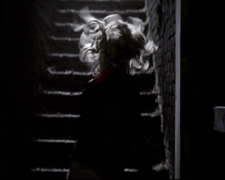 VampireDiariesWorld-dot-org_2x11ByTheLightOfTheMoon1681.jpg