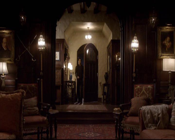 VampireDiariesWorld-dot-org_2x11ByTheLightOfTheMoon1689.jpg