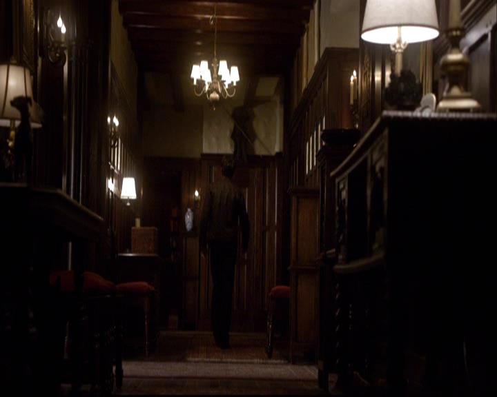 VampireDiariesWorld-dot-org_2x11ByTheLightOfTheMoon1703.jpg