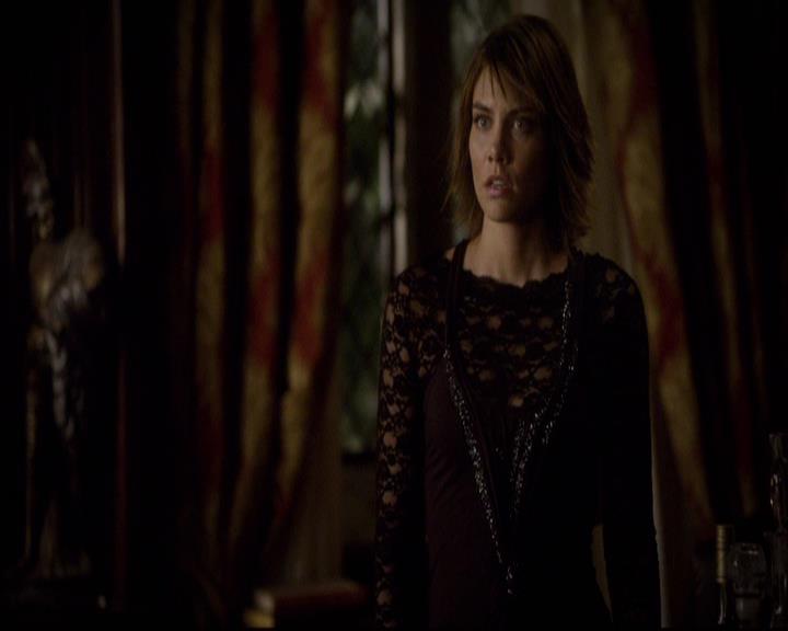 VampireDiariesWorld-dot-org_2x11ByTheLightOfTheMoon1718.jpg