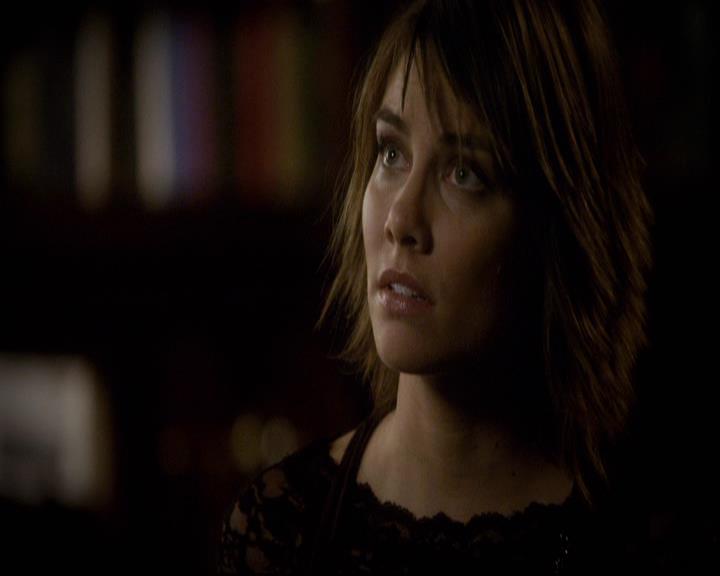 VampireDiariesWorld-dot-org_2x11ByTheLightOfTheMoon1728.jpg
