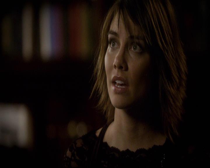 VampireDiariesWorld-dot-org_2x11ByTheLightOfTheMoon1730.jpg